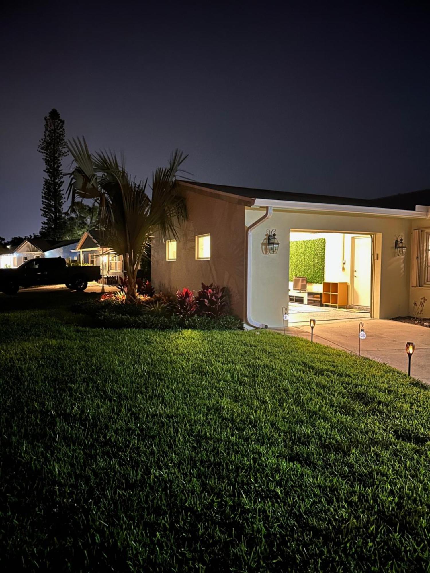 Freshly Remodeled 1970'S Single Story Villa North North Naples Extérieur photo