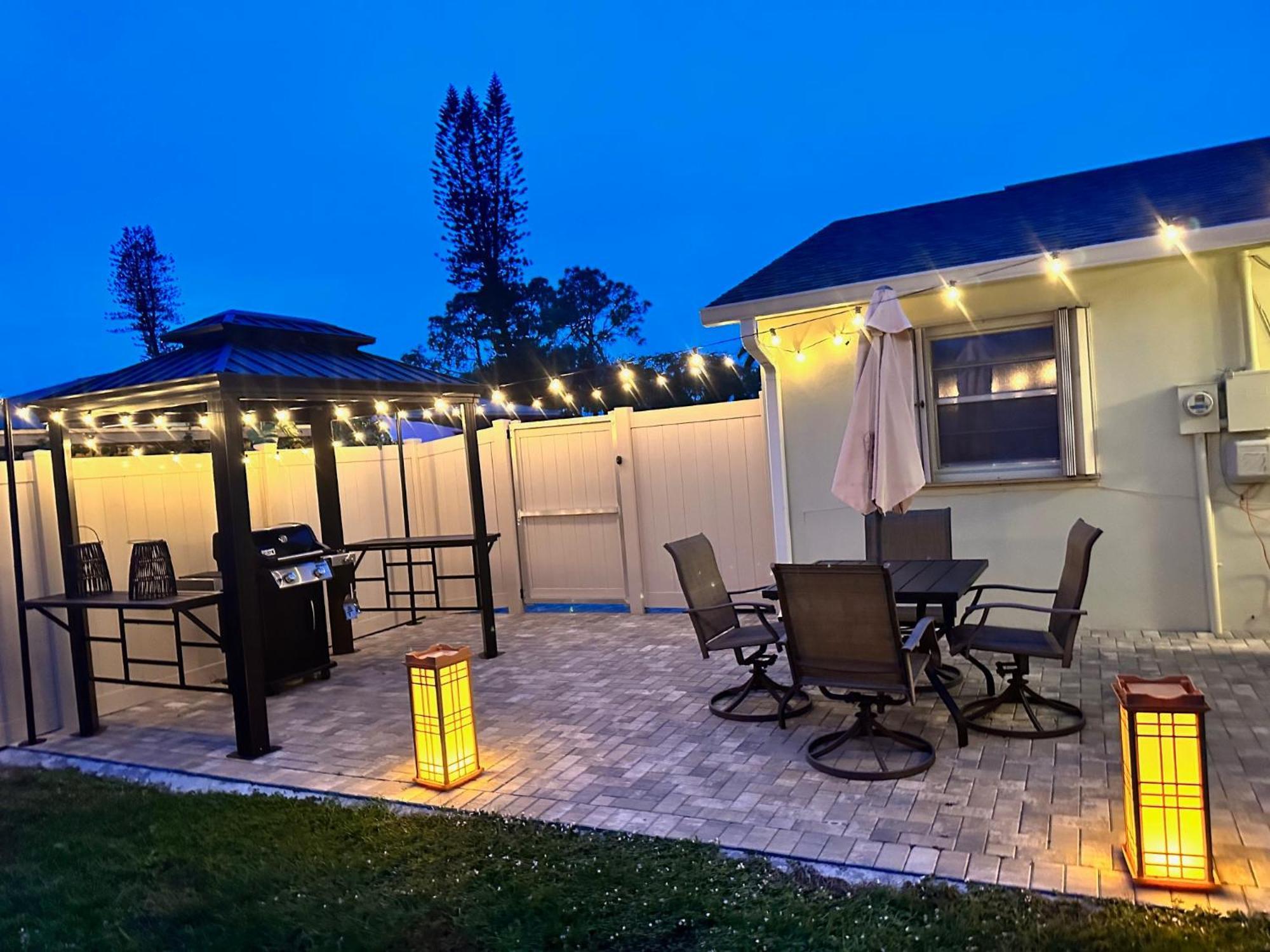 Freshly Remodeled 1970'S Single Story Villa North North Naples Extérieur photo